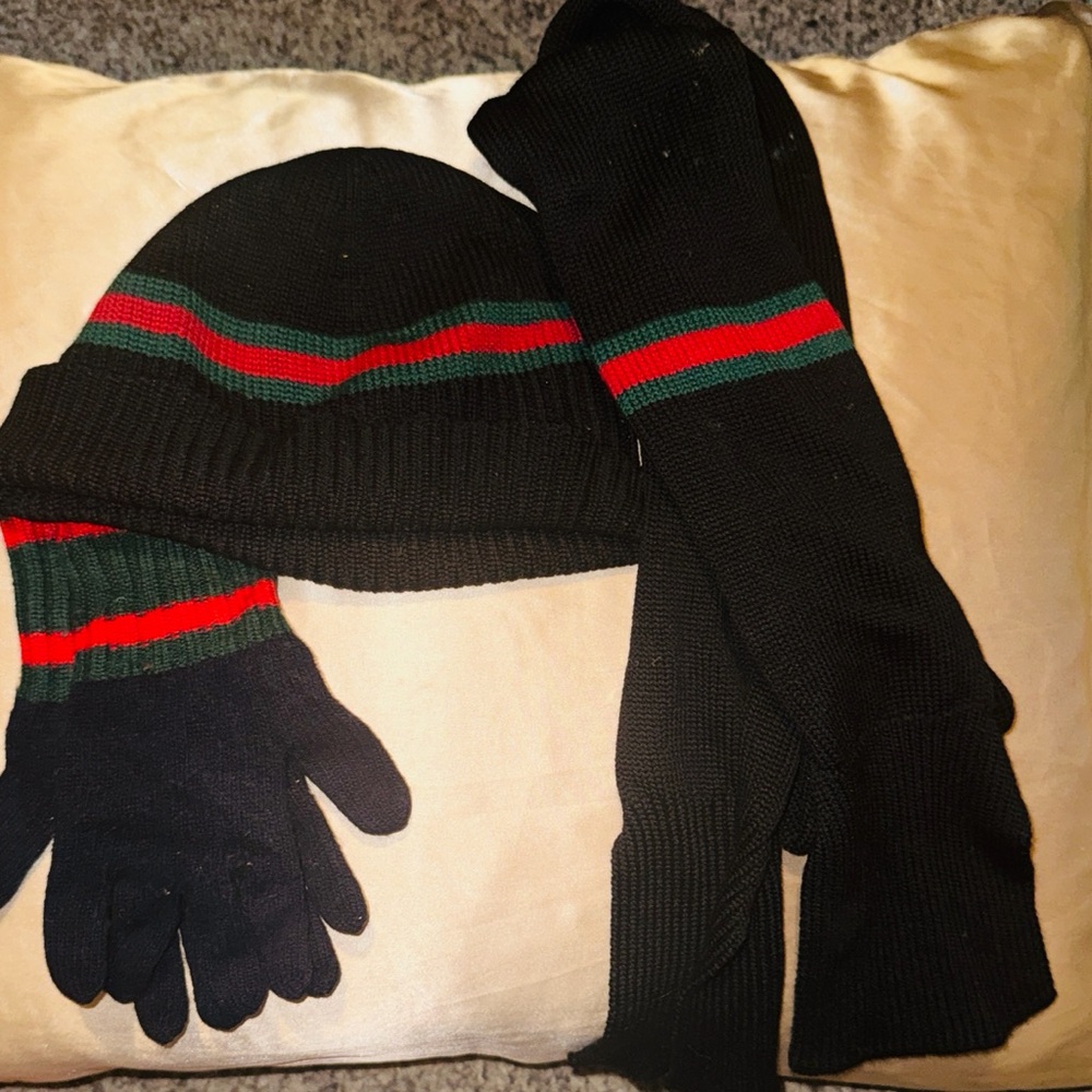 Kids Gucci Black Hat and Scarf Set with Red and Green Stripes